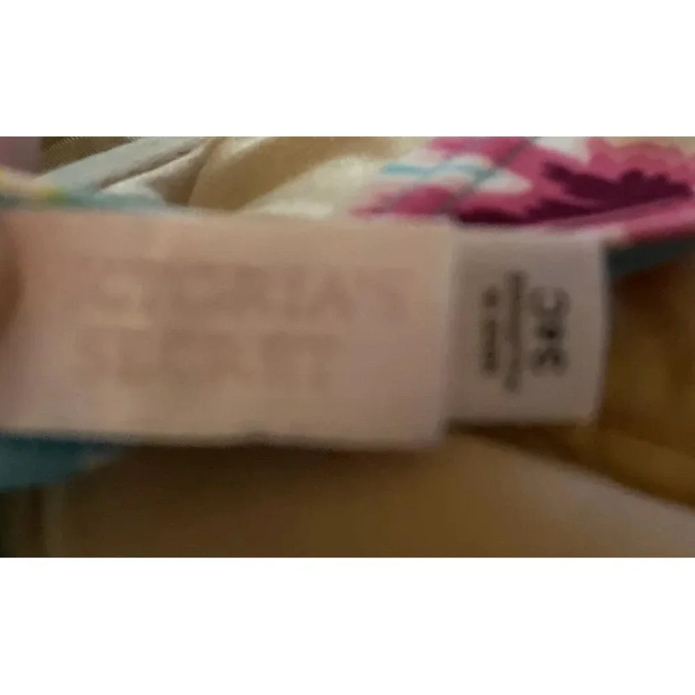 Victoria's Secret  Women's Sz 34C Blue Mult Floral Underwire Bikini Top Swim‎
